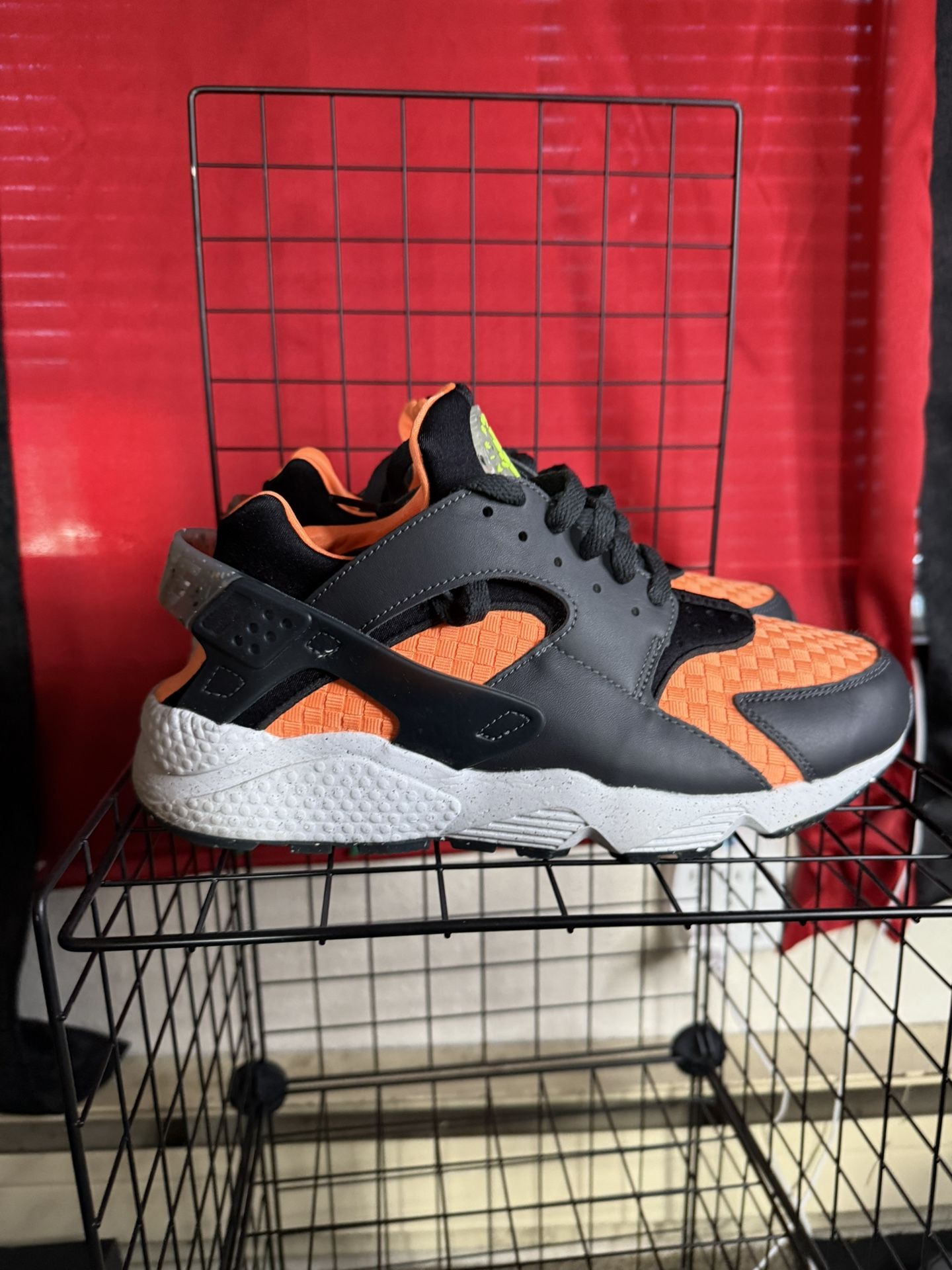 Nike Huarache Woven Halloween Sz. 10 (Like New)