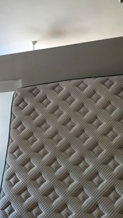 Brooklyn Bedding Queen Hybrid Mattress – Basically New