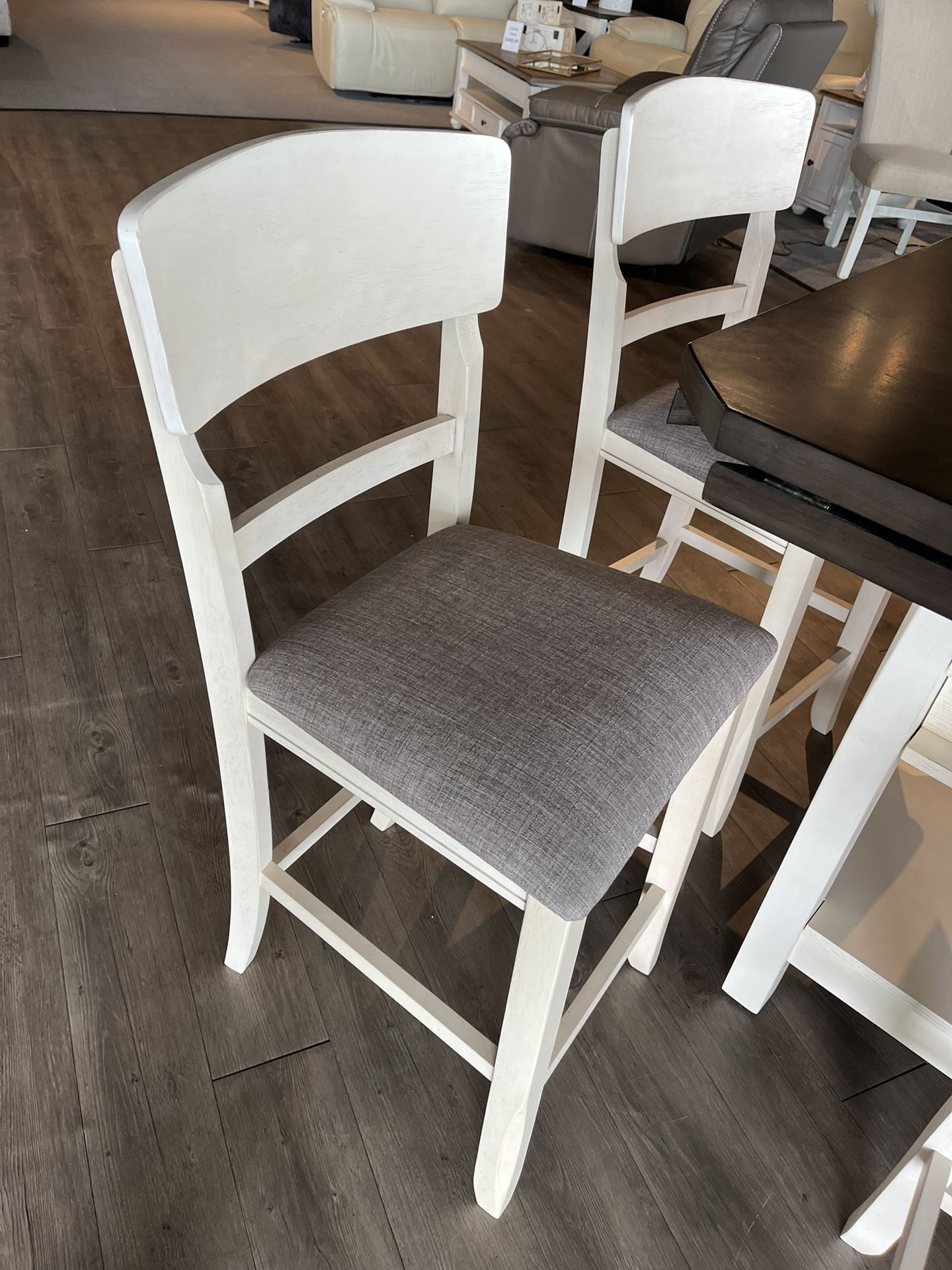 Table And 6 Barstools