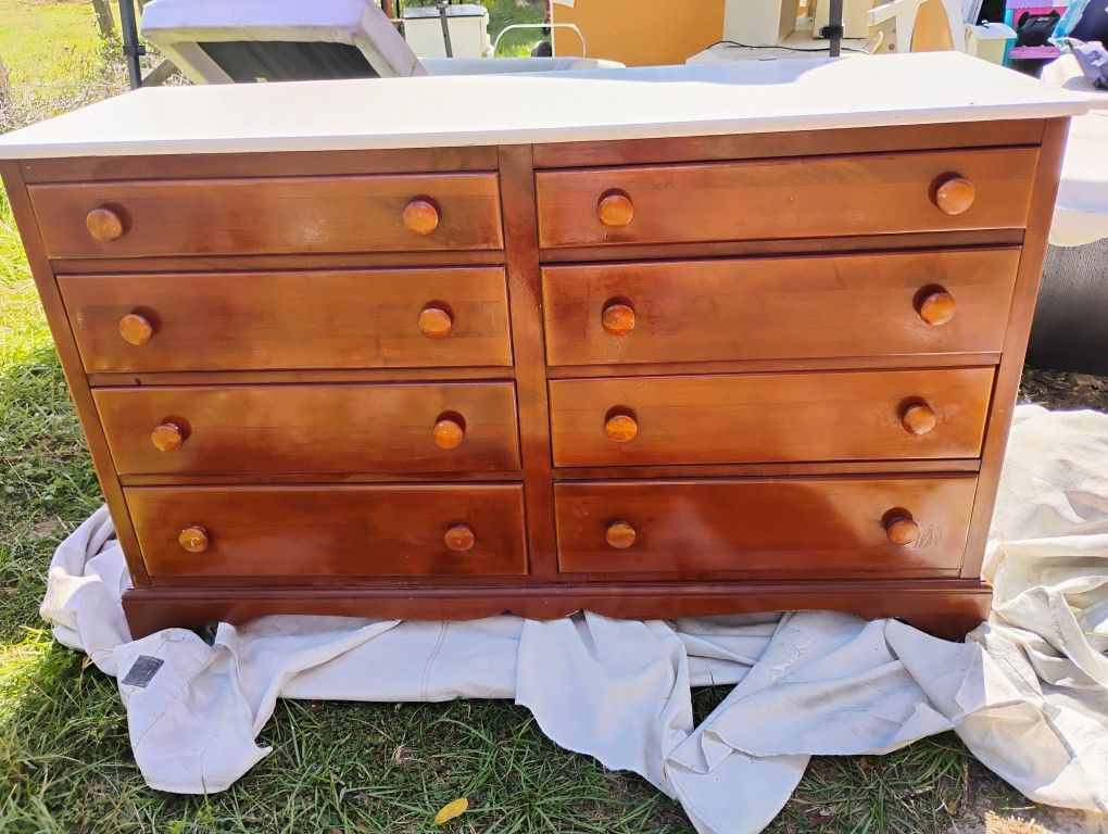 Solid Dresser It's An Excellent Shape $60 Delivery Available