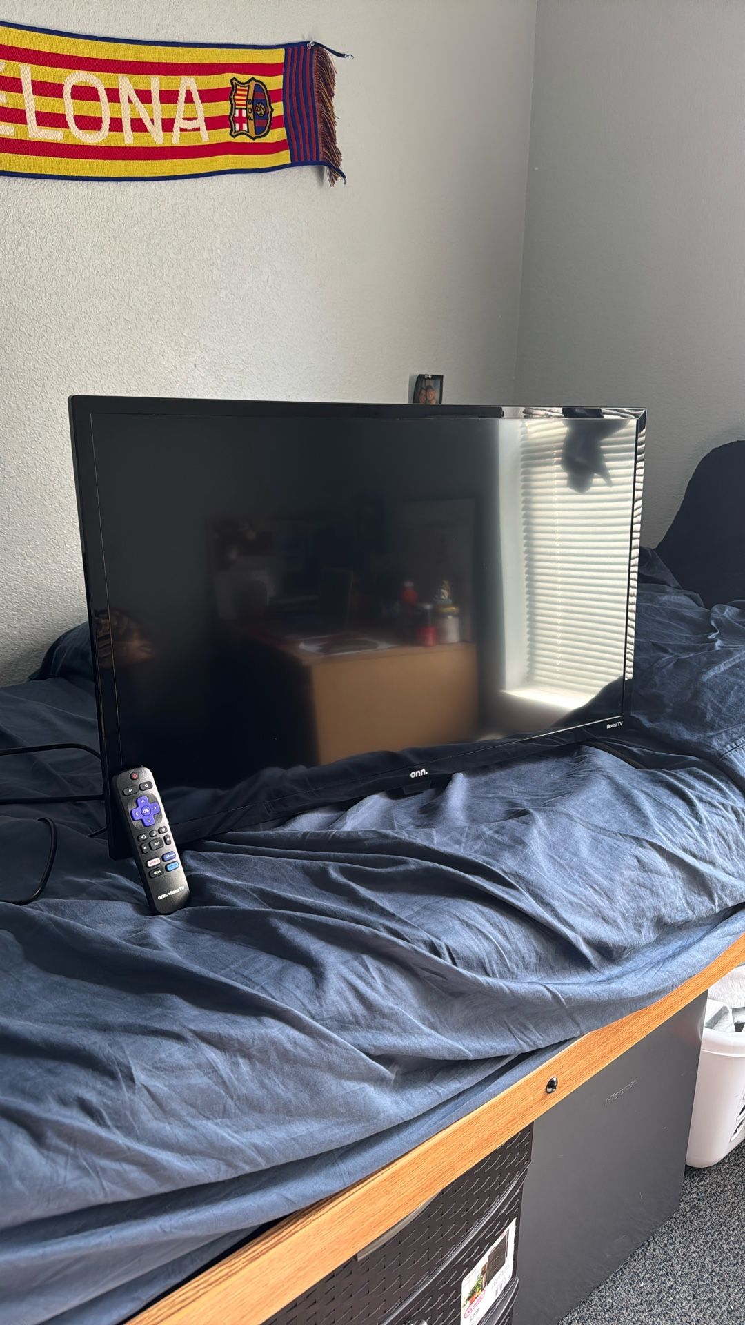 32” Onn. Roku Tv