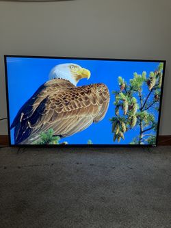 50” 4K LED SMART TV: High-End Ultrathin UHD VIZIO SMART TV LIKE NEW with Remote