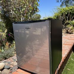 Whirlpool Mini Fridge 
