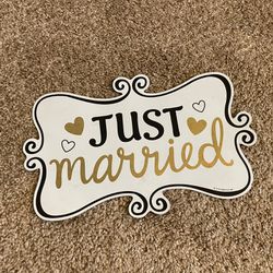 Magnetic “Just Married” Sign Thumbnail