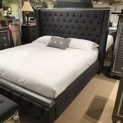 Giovani Dark Gray Panel Bedroom Set /Queen and King 