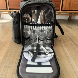 New Picnic Backpack For 4 