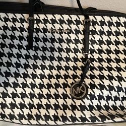 Micheal Kors Handbag 