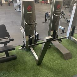 Gym Weights Leg Machine Freemotion 