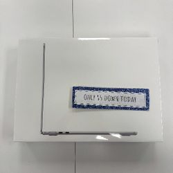 Apple MacBook Air 13 Inch M2 New  - Pay $5 DOWN AVAILABLE - NO CREDIT NEEDED