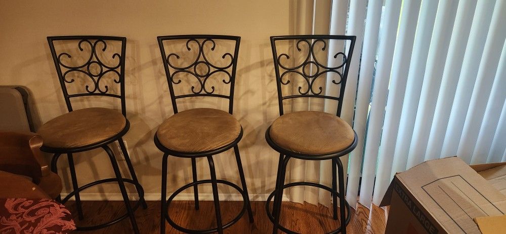Counter height chairs/bar stools, metal