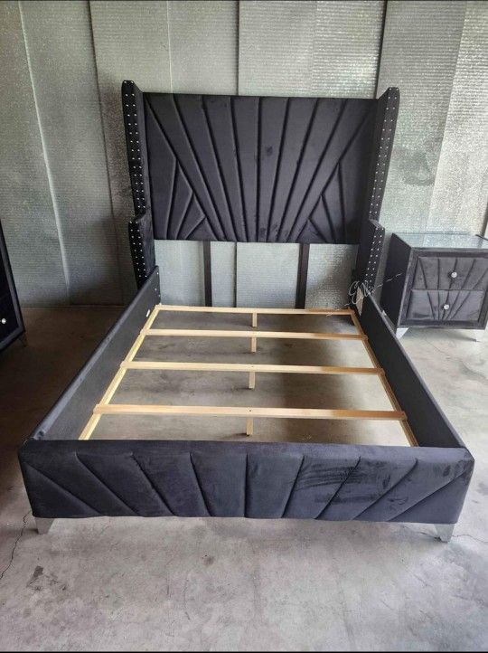 CarissaBlack Bed
Furniture of America$10 Down Payment And Financing Available