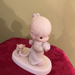 Vintage 1983 Enesco E-2834 Precious Moments “Sharing Our Joy Together” Figurine