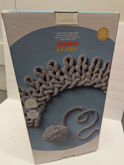 Mondo Llama Finger Knitting Blanket Kit - New in Box