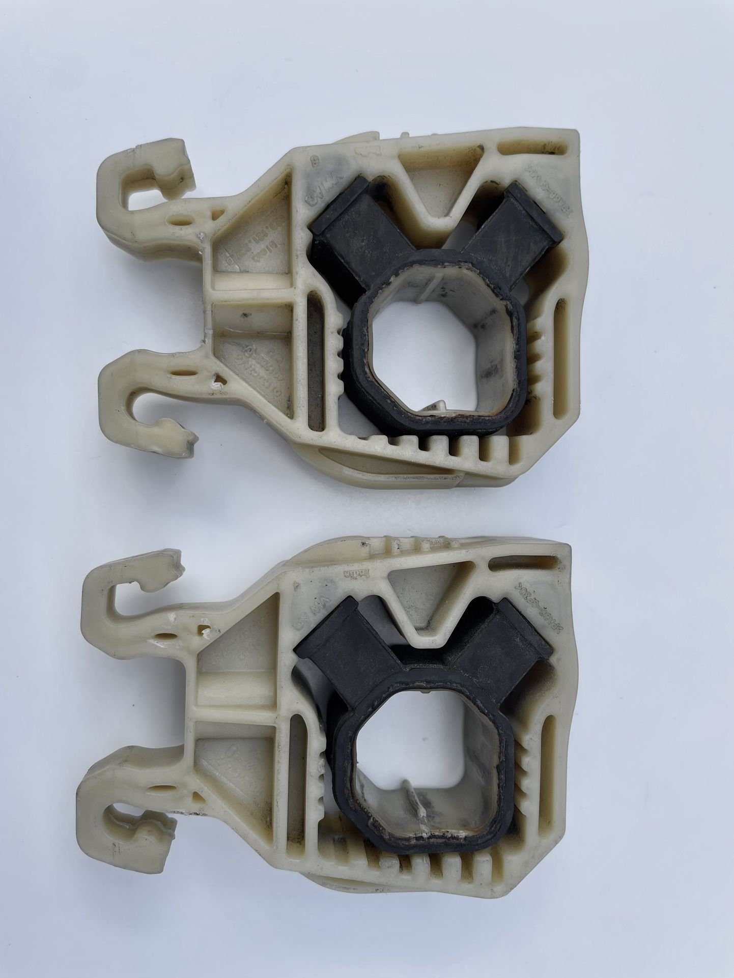 2016-2023 Audi TT TTS QuattroUpper Radiator Mount Brackets Pair 5Q0121367D OEM