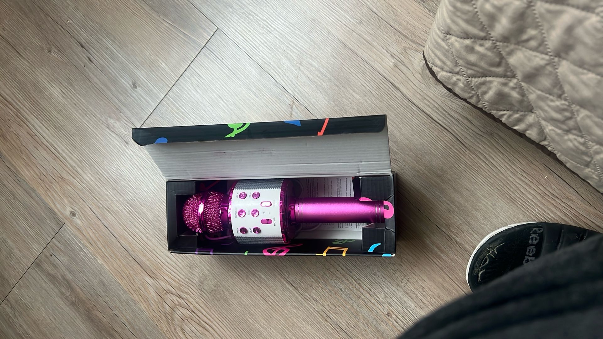 Wireless Karaoke Microphone (pink)