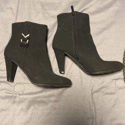 Black- Side Zip Boots 