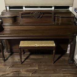 Jannsen piano- free for pick up