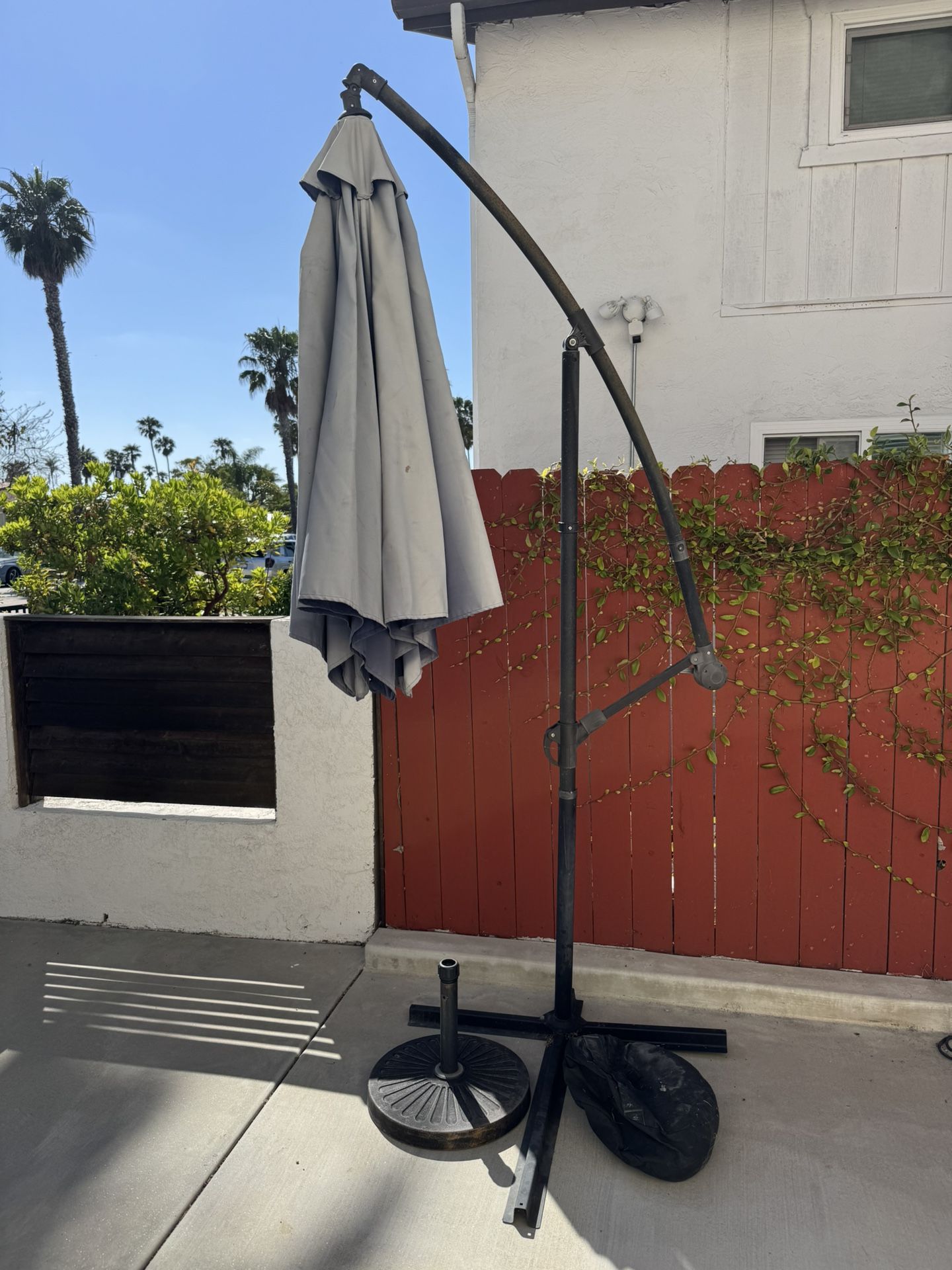 Outdoor Umbrella Set With Stands And Weights