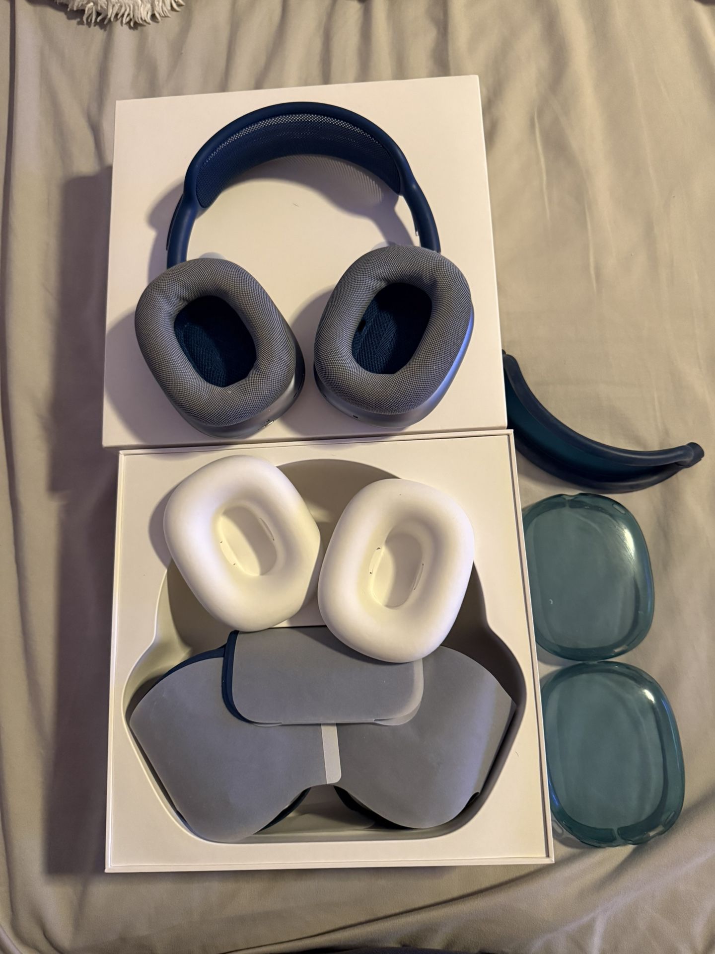 Apple AirPod Max (Sky Blue) NEW, Opened Box. 