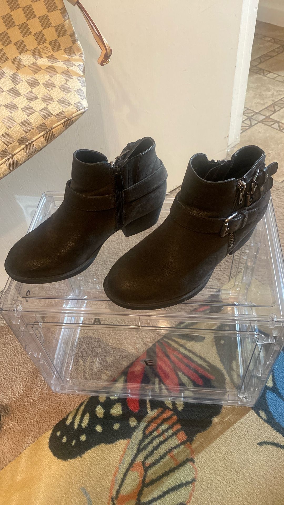 Boots Women’s Sz 7.5 W Black