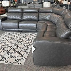 AP- Charcoal 5 Piece Reclining Sectional // Financing & Delivery Available 