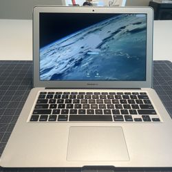 Apple MacBook Air (2015)