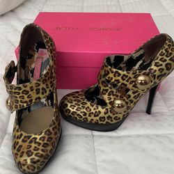 Betsy Johnson Leopard Print Heel Size 8.5