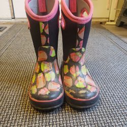 Bogs Classic Insulated Boots Kids Size 10 for Sale in Auburn WA