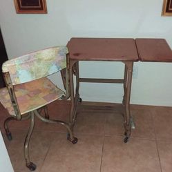 VINTAGE ROLLING INDUSTRIAL METAL TYPEWRITER TABLE CART ANTIQUE STAND ACCENT DISPLAY WHEELS & CHAIR