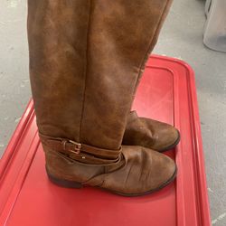  BrOwn Cute Like New Boots