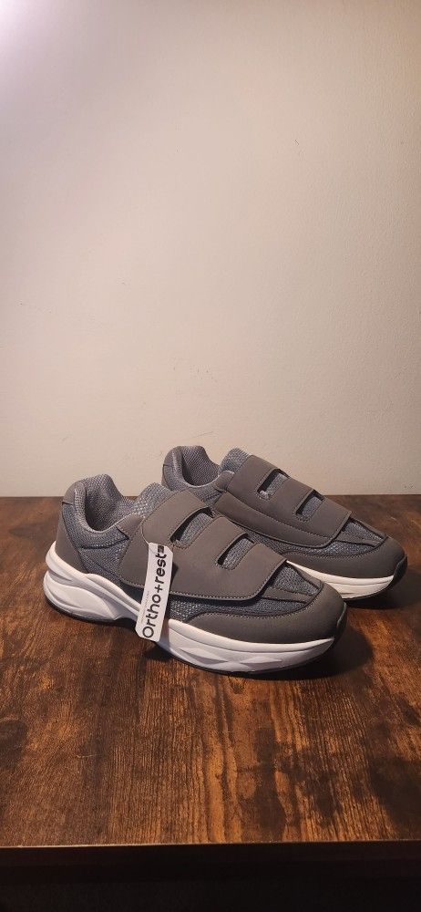 Brand New Men’s Comfort Shoes – Size 11