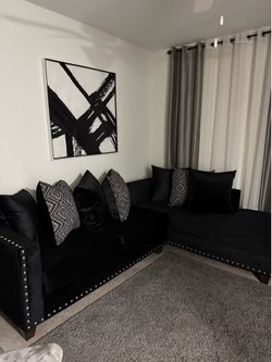 Living room set with pillows