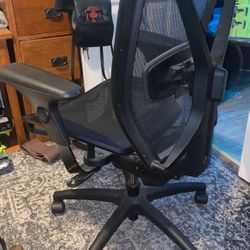 8 Way Adjustable Mesh (stays cool) Office Chair