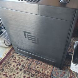MainGear Gaming PC 