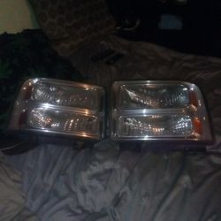 2005 Ford F250 OEM Headlights