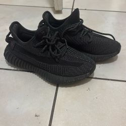 YEEZY Shoes 