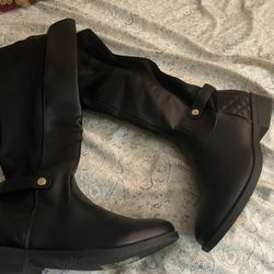 New Women Boots Size 10