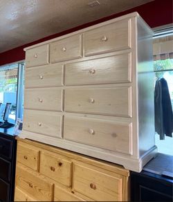 Nine drawers dresser