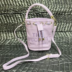 MARC JACOBS The Bucket LAVENDER WITH SILVER WOMENS CROSSBODY BAG