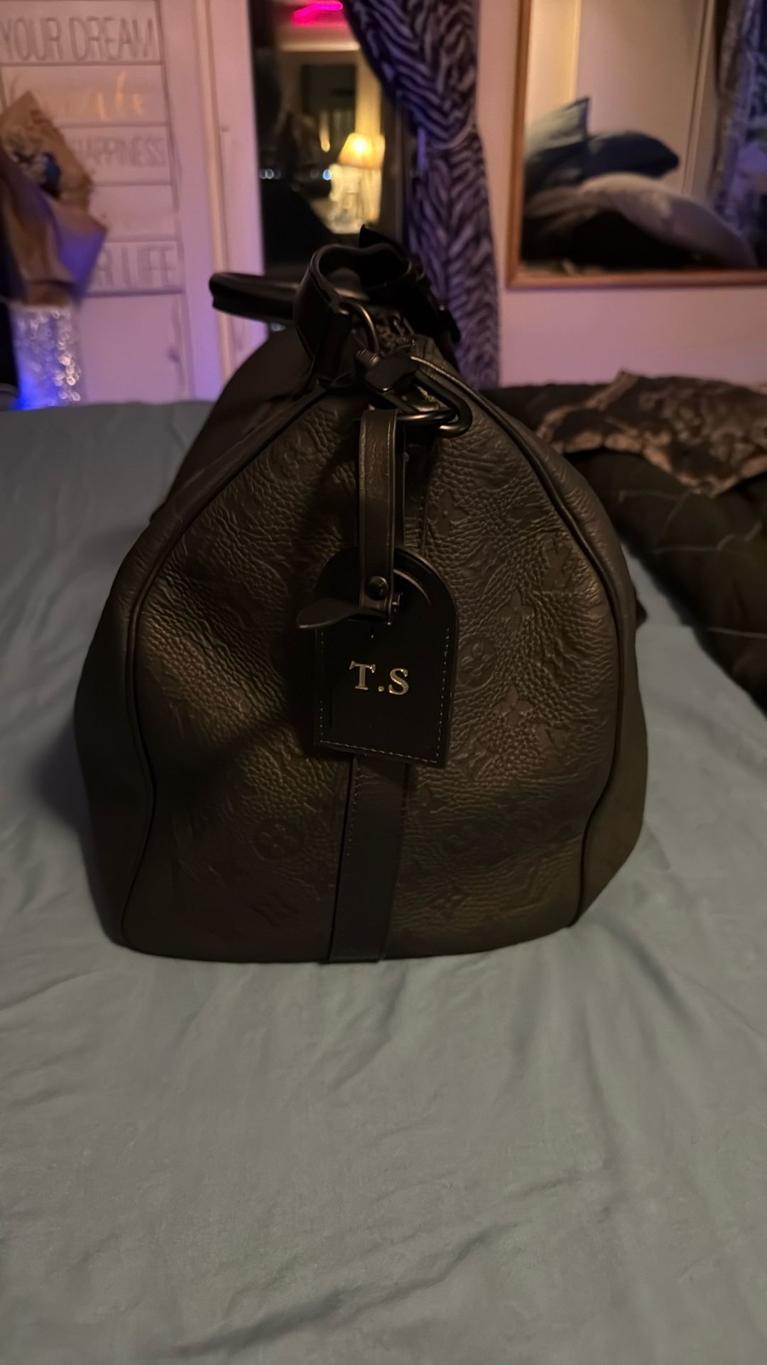 Authentic Louis Vuitton Keepall Bandouliere Duffle 50 Black Leather Monogram Shadow must pick up downtown Seattle