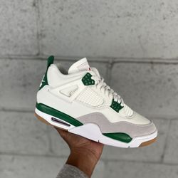 Jordan 4 SB ‘Pine Green’