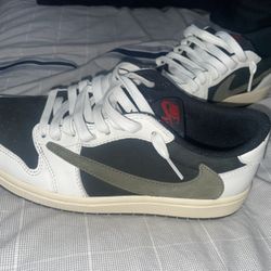 Women’s Travis Scott Jordan 1 Low OG Size 9