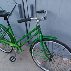 Gran Royale.  Bicycle.     700c Tires 