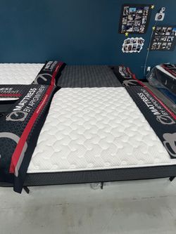 Brand New Queen Mattress Floor Models - 
Only $40 Down!