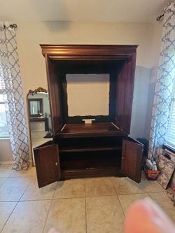 Tv entertainment console