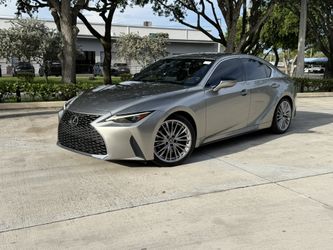 2023 Lexus IS300
