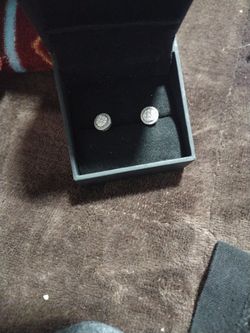 1/2 K 14 K White Gold Earrings