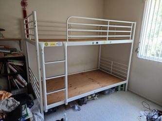 Bunk bed