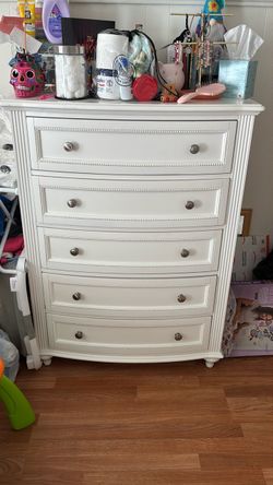 White 5-Drawer Dresser with Silver Knobs