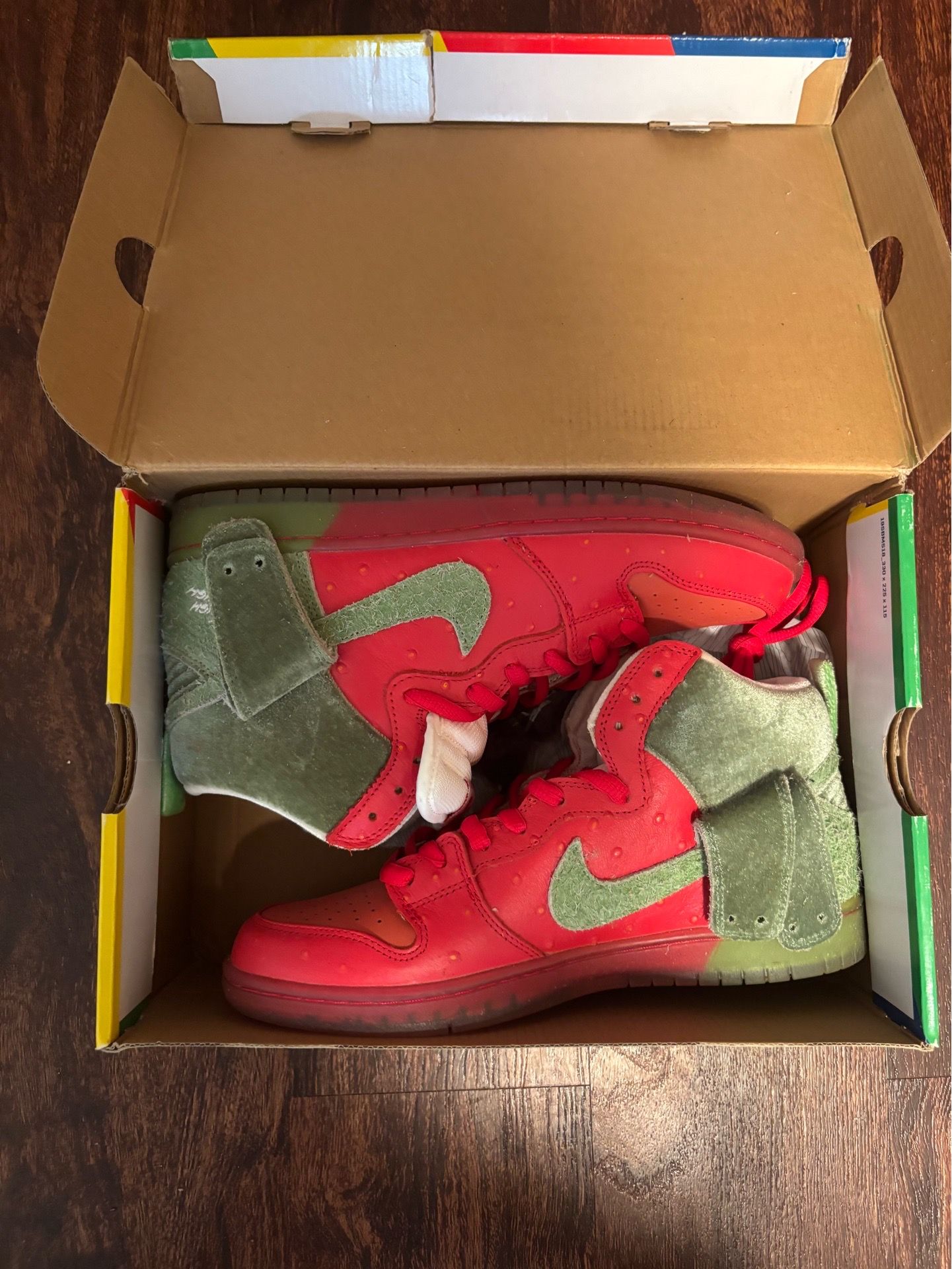 OBO Nike SB Strawberry Cough 9.5